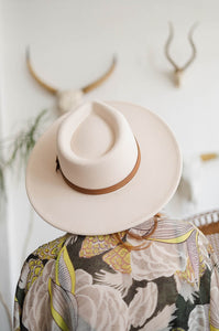 Stylish Flat Brim Buckle Hat